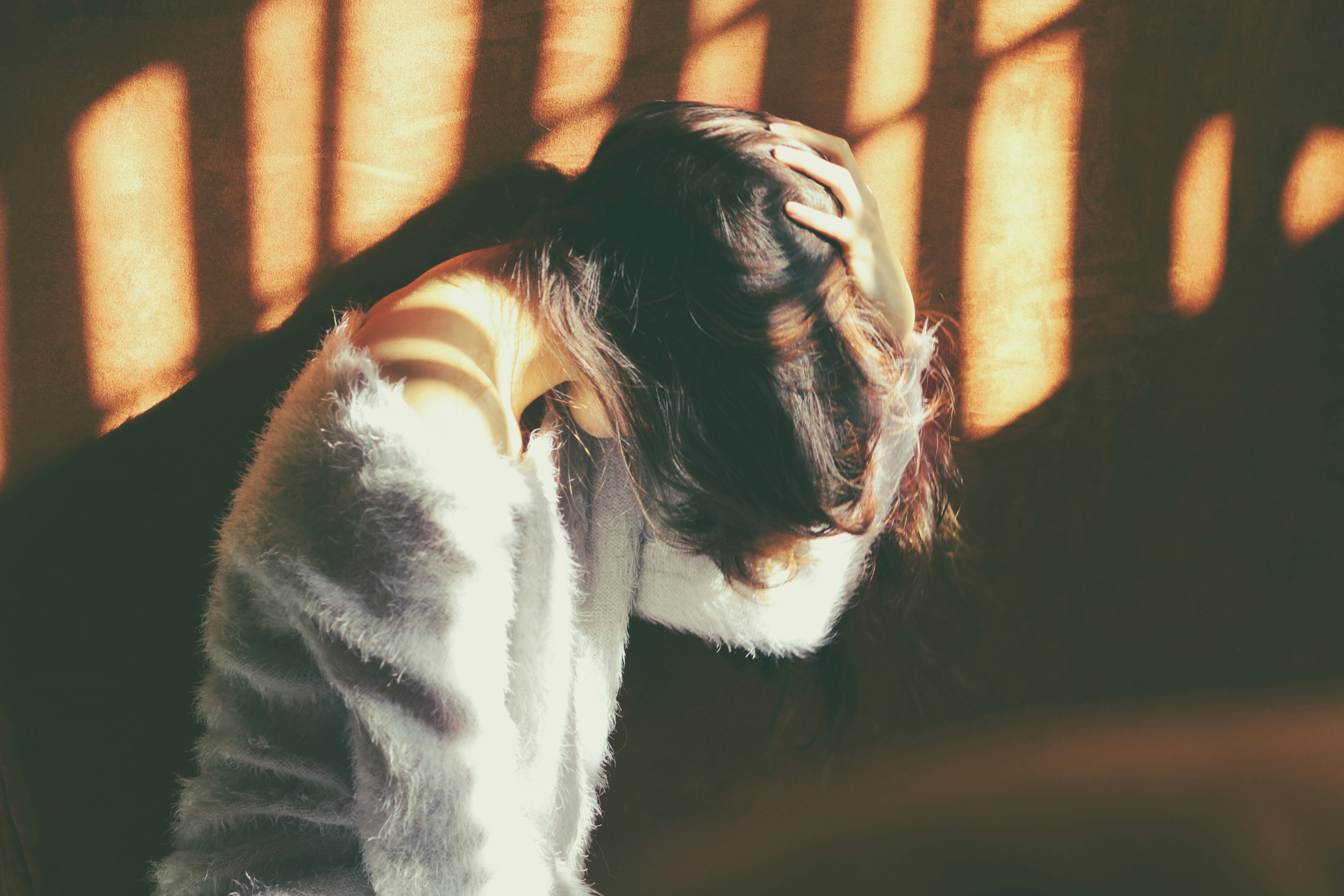 Why Do We Defend What Hurts Us? – The Psychology of Siding With People, Groups and Systems That Cause Us Harm